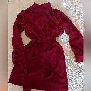 SHEIN BURGUNDY RIBBED-KNIT LONG SLEEVE DRESS. SIZE LARGE (8/10). NWOT. WAIST TIE